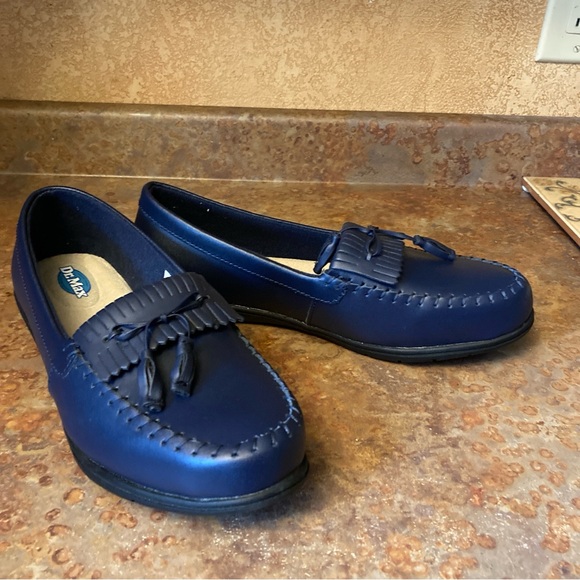 NWOT Dr. Max size 11M navy leather Kiltie style tasseled slip on loafers - Picture 11 of 12